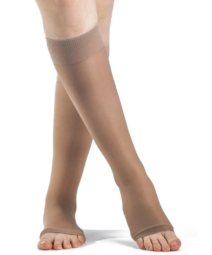 Sigvaris 120C Sheer Fashion, 15-20 mmHg, Knee High, Open Toe - Image 3