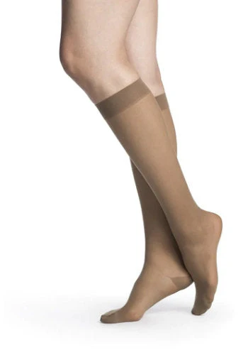 Sigvaris 783C Sheer, 30-40 mmHg, Knee High, Closed Toe - Image 3