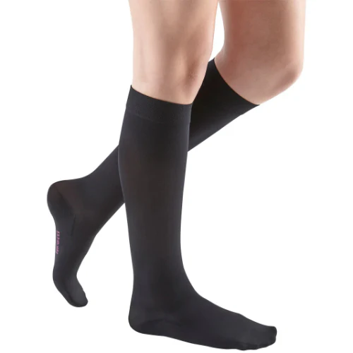 Mediven Comfort, 20-30 mmHg, Knee High w/ Silicone Band, Closed Toe - Image 2