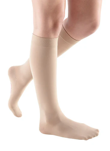 Mediven Comfort, 30-40 mmHg, Knee High, Closed Toe - Image 2