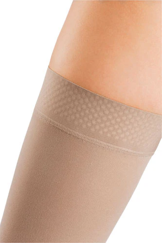 Mediven Comfort, 30-40 mmHg, Thigh High w/Beaded Silicone Band, Closed Toe - Image 3