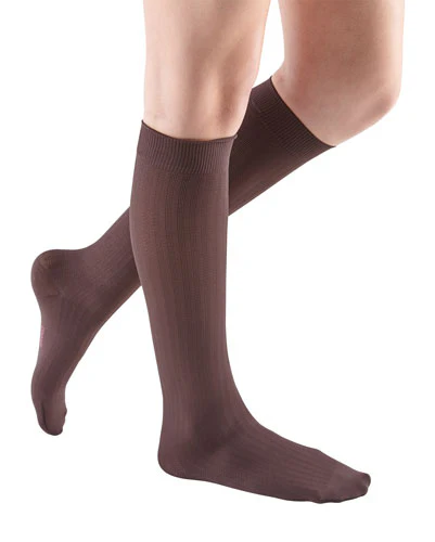 Mediven Comfort Vitality, 30-40 mmHg, Knee High, Closed Toe - Image 2
