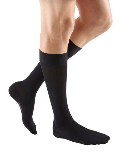 Mediven Plus, 20-30 mmHg, Knee High w/Extra Wide Calf, Silicone Band, Closed Toe - Image 2
