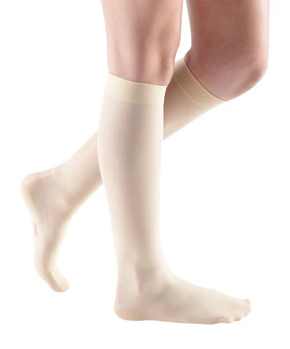 Mediven Sheer & Soft, 15-20 mmHg, Knee High, Closed Toe - Image 3