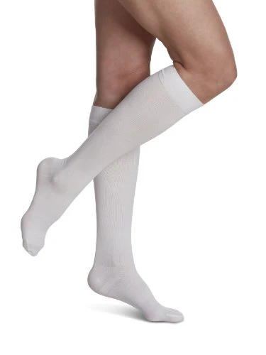 Sigvaris 233C Cotton for Women, 30-40 mmHg, Knee High, Closed Toe - Image 4