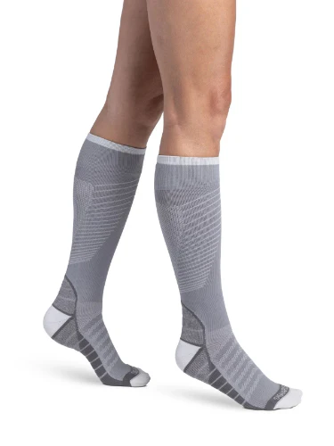 Sigvaris 432C Motion Flow Tech, 20-30 mmHg, Knee High - Image 4
