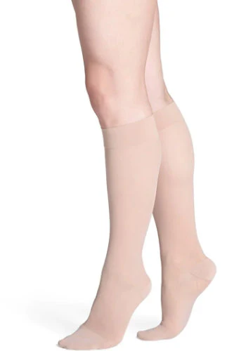 Sigvaris 782C Sheer, 20-30 mmHg, Knee High, Closed Toe - Image 2