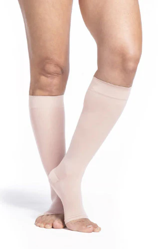 Sigvaris 782CO Sheer, 20-30 mmHg, Knee High, Open Toe - Image 2