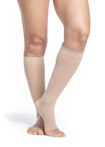 Sigvaris 782CO Sheer, 20-30 mmHg, Knee High, Open Toe - Image 4