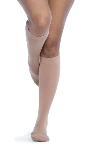Sigvaris 842C Soft Opaque, 20-30 mmHg, Knee High, Closed Toe - Image 4