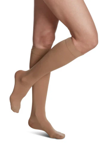 Sigvaris 842C Soft Opaque, 20-30 mmHg, Knee High, Closed Toe - Image 5
