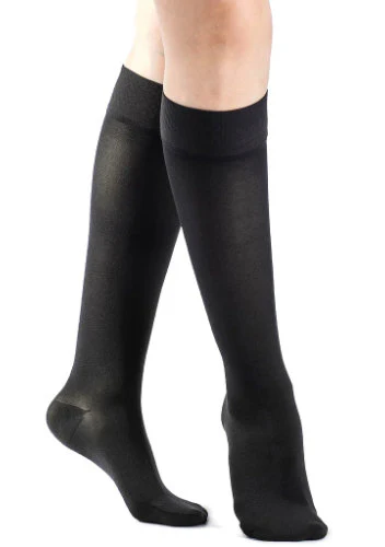 Sigvaris 862C/P Women's Opaque, 20-30 mmHg, Full-Calf Knee High w/Silicone Top Band - Image 3
