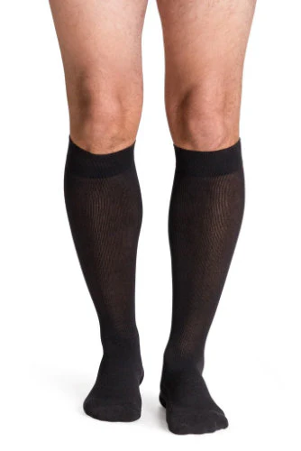 Sigvaris 961C Unisex Dynaven Cushioned, 15-20 mmHg, Knee High, Closed Toe - Image 2