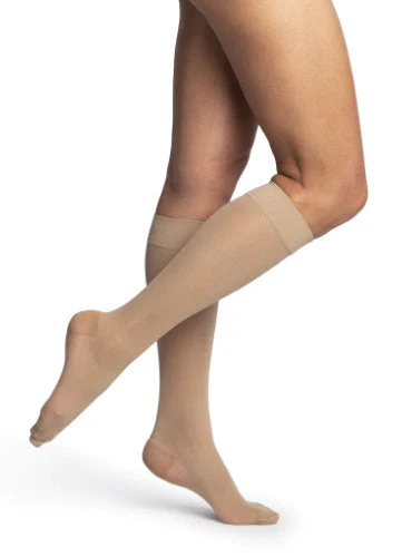Sigvaris 982C Women's Dynaven Sheer, 20-30 mmHg, Knee High, Closed Toe